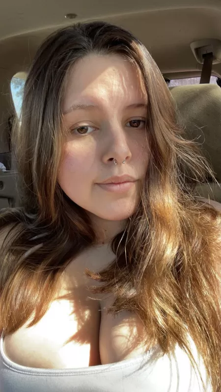 innocent & soft face with a whole lotta cleavage😝 f18 by heyimsugarylove