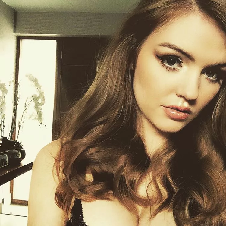 Instagram selfie posted by [deleted]