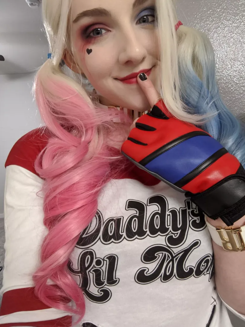 Instead of being an Elf again I plan on doing something a little different for the December ManyVids contest! I'll be doing a festive Harley Quinn! I hope you're looking forward to it! posted by MissPrincessKay