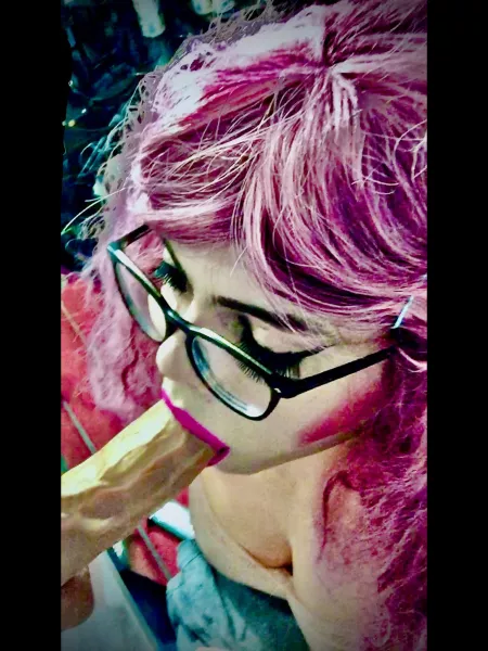 Instead of cumming in my mouth, don’t u wanna spray your load all over my face? by JocelynRoseTS