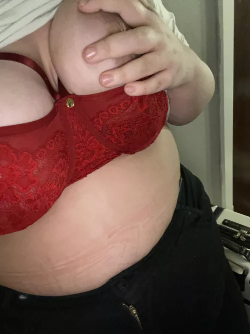 Interact if you’d fuck me 😈 by Mermaid_queen93