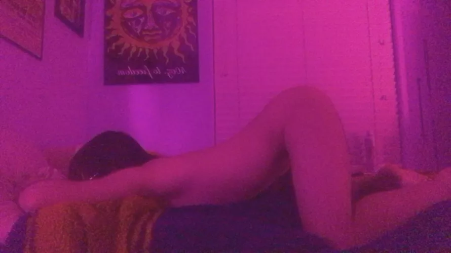 Interact if you’d like me in bed with you☺️ by bl3bl2bl1