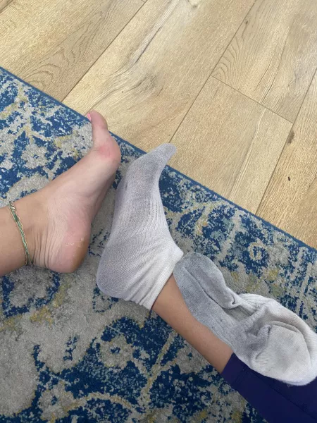 Intoxicating after 7days of wear 🤢 Even I can’t bear to smell them! by MetatarsalsNCarpalsX