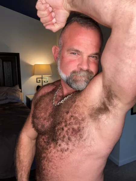 inviting a sniff by peludoporfavor