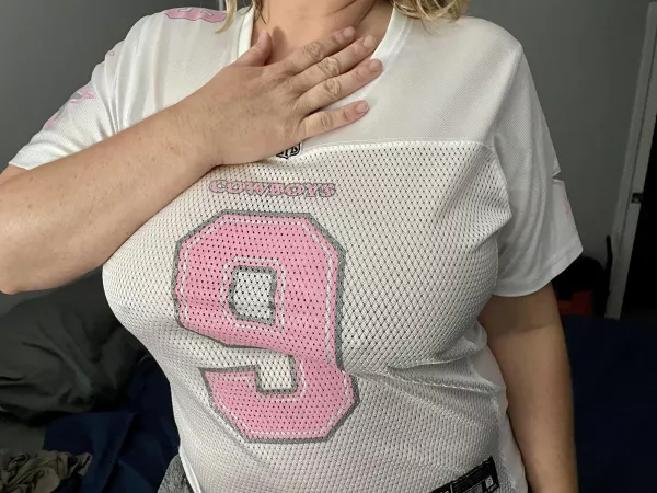 Inviting the guys over for the game. Who’s coming? by Embarrassed_Creme_86