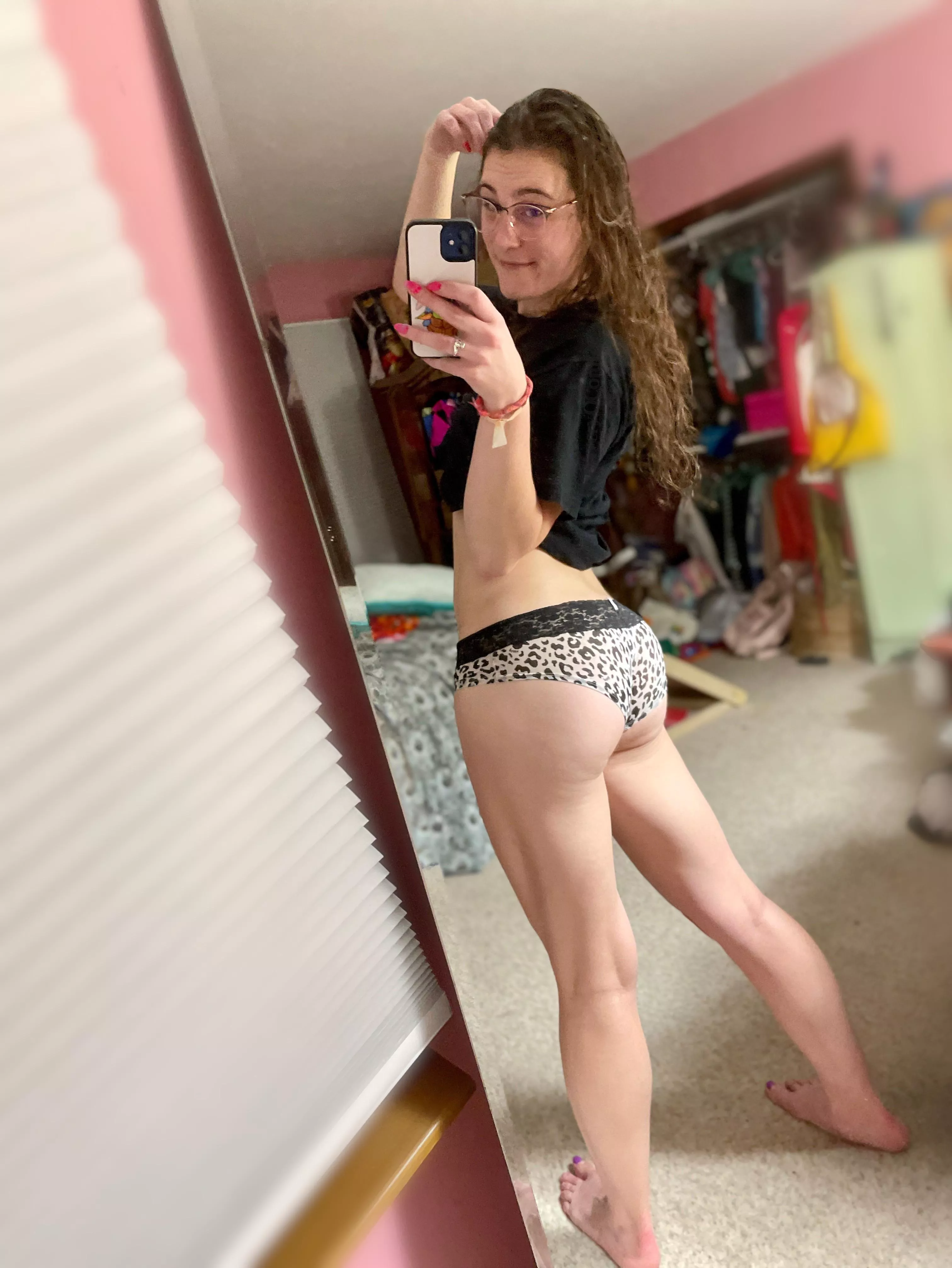 iPhone & iHeartThisBooty posted by TheAveryOConnor