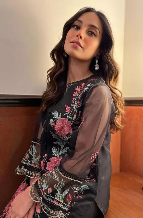 Iqra Aziz by James007BondUK