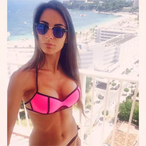 👙 (IRTR) by adalbertsteiner