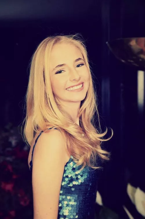 IRTR Swedish-Colombian Cutie! by charles_yost