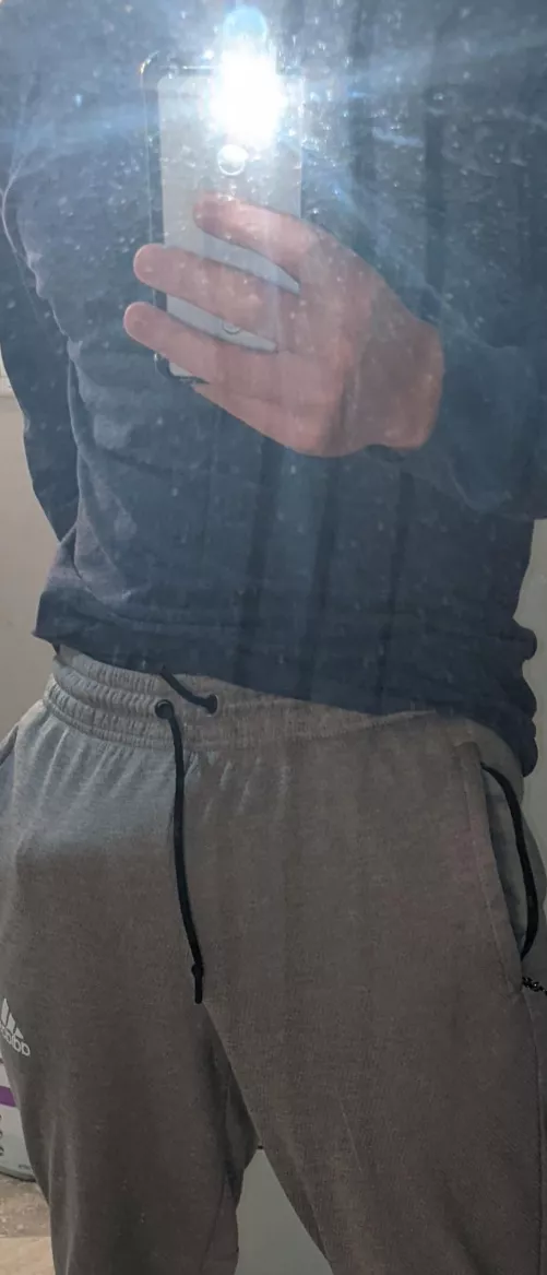 Is anyone else happy we're still in gray sweatpants season? by joes51_69