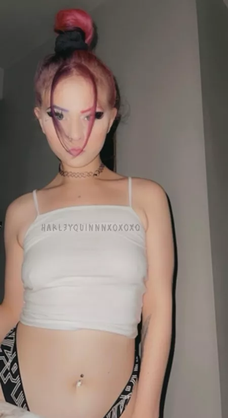 Is anyone willing to make use out of my petite body? by HarleyQuinnnXo