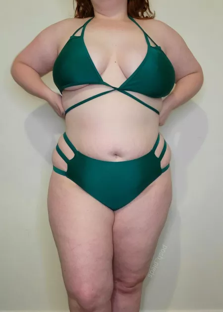 Is green my color? by posh_pieds