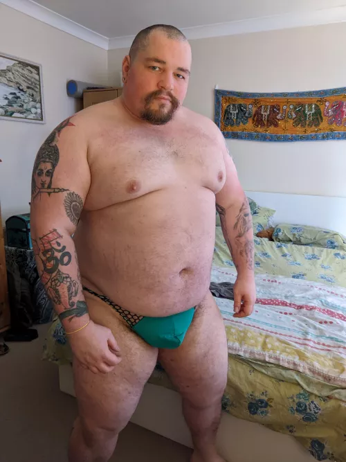 Is green my colour? 💚 by BearyBudai