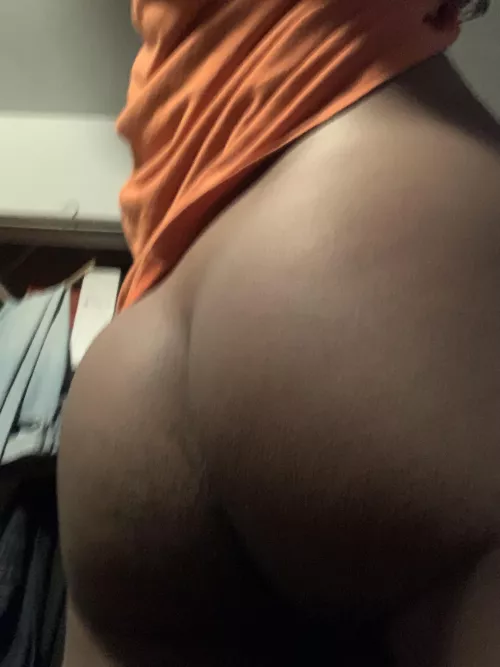 Is it bad that I like to show off my butt a bit? by Impossible_Diggler