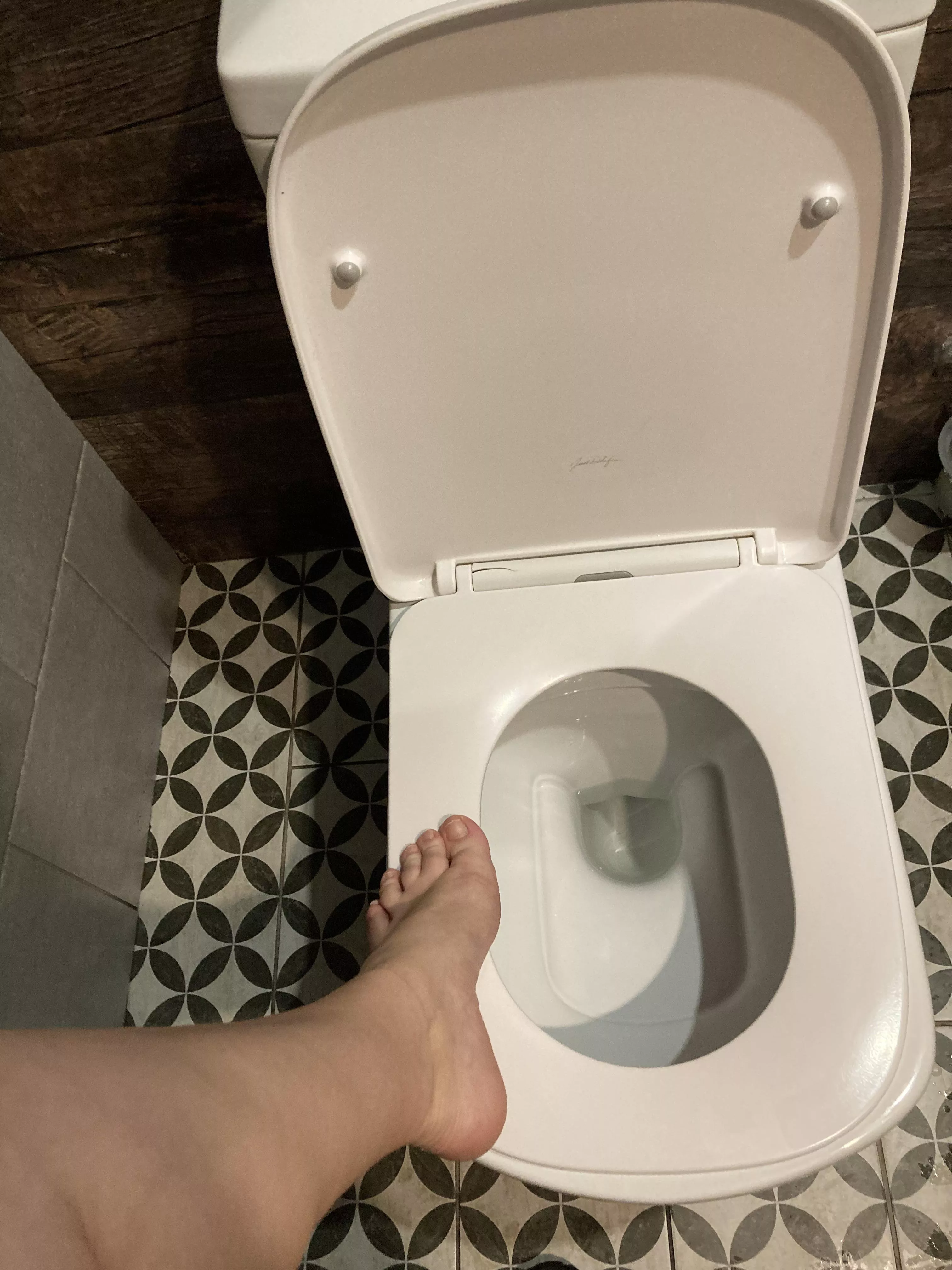 Is it hot or disgusting? 🤔 posted by Alicia_funfeet