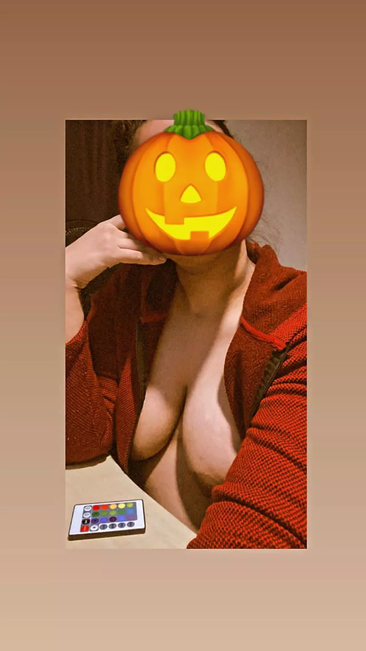 Is it normal that I want to be taken advantage off by a stranger in public 🥺 Would you ? 🥺 [F] posted by desi_kink