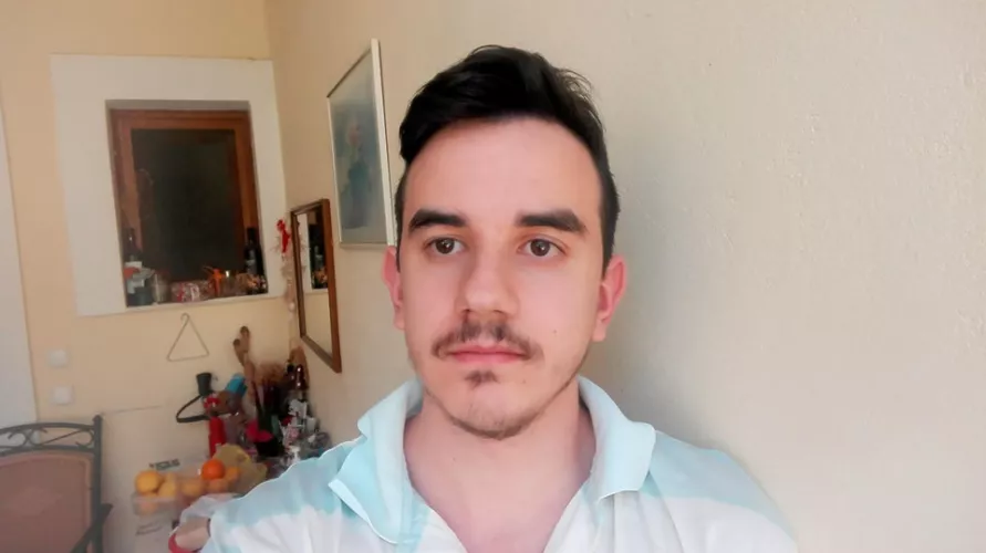 Is it vanity that I really want to be good looking? Like, I feel that's the only way for me to have a chance in love in the (gay) world... by Axaxou