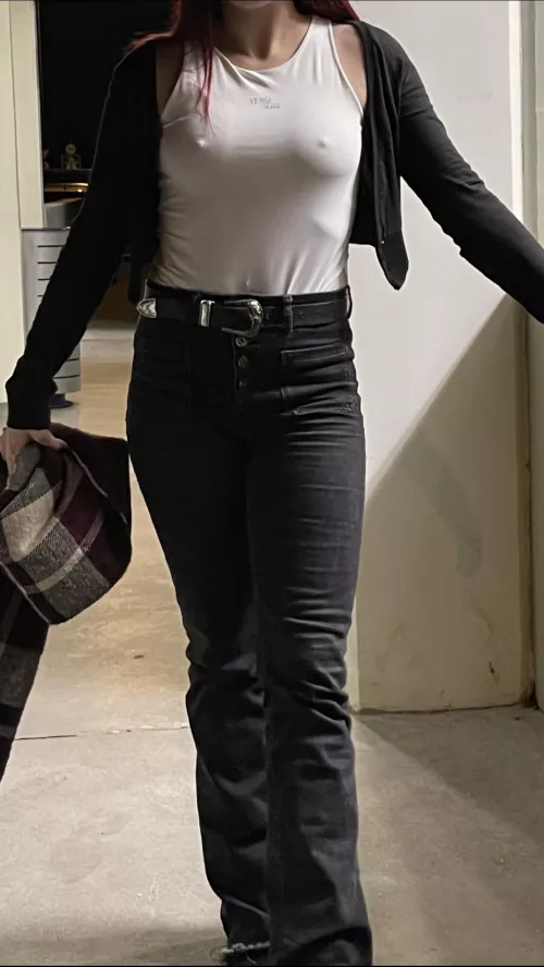 Is it visible? by Chichinelos