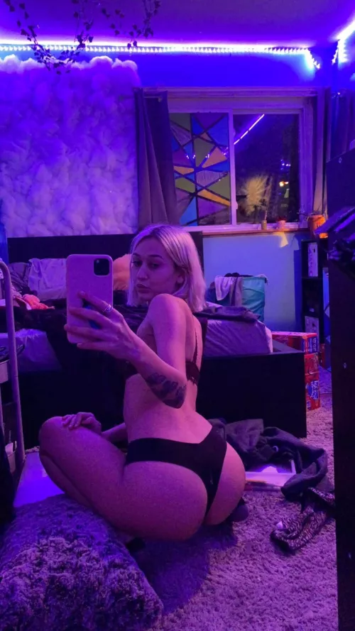 Is my ass phat enough by windahem