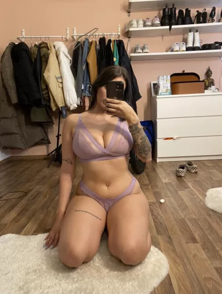 Is my body creampie worthy? by Prettypeaches66