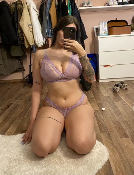 Is my body creampie worthy? by Prettypeaches66