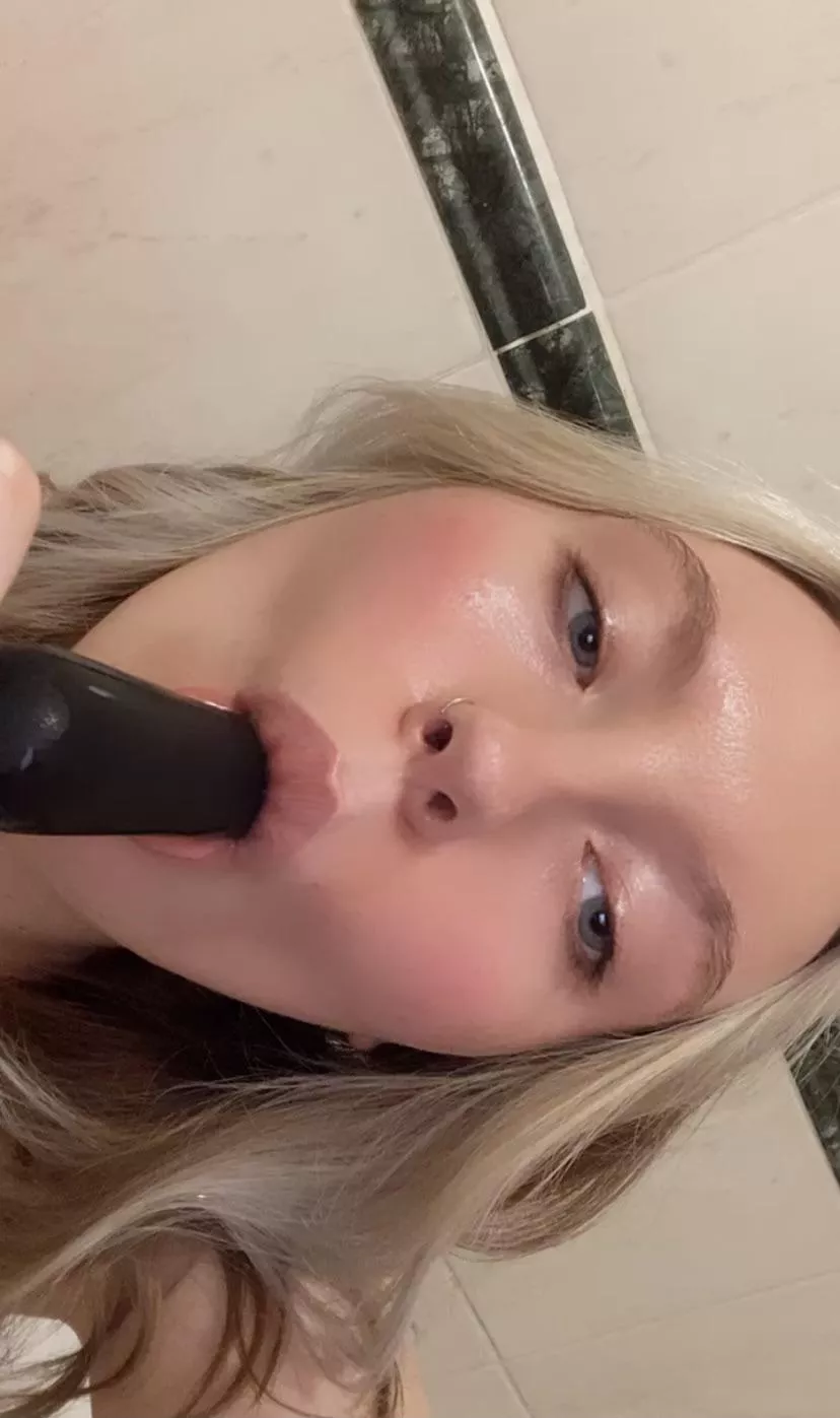 Is my face fuckable? posted by LunaLynnX