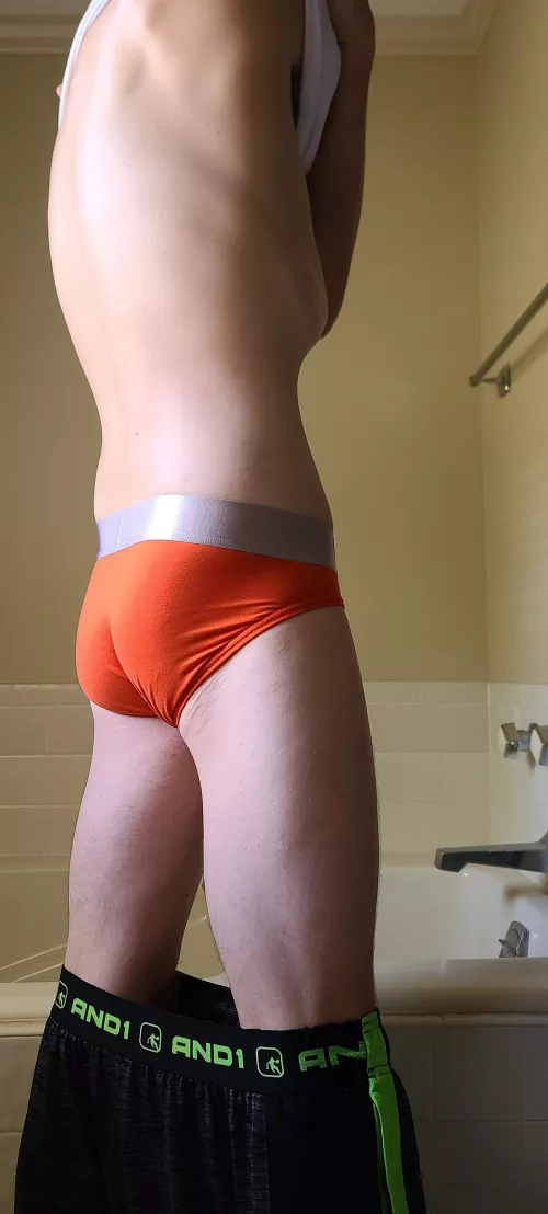 Is orange my color? by Jasktd