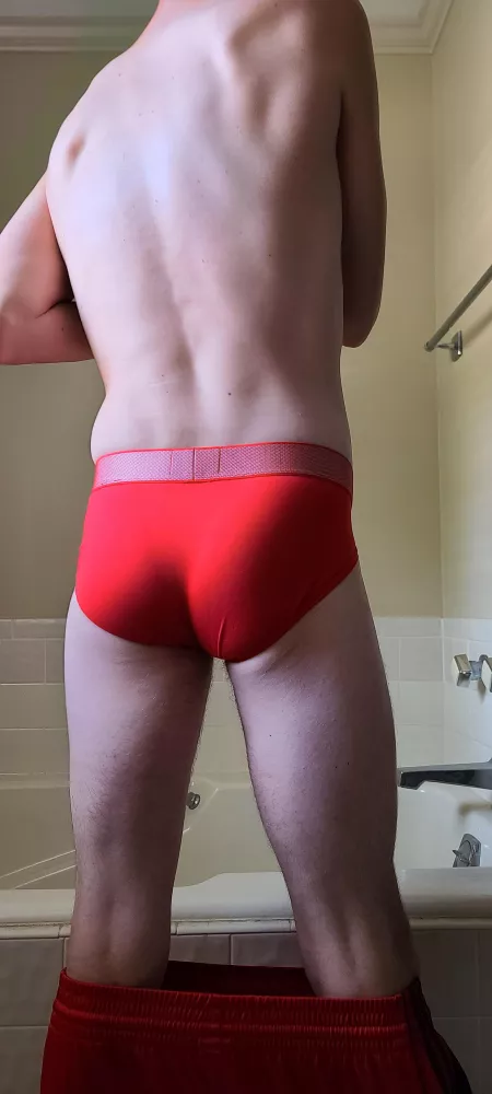 Is red my color? by Jasktd