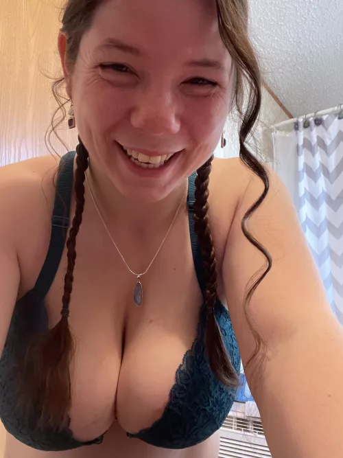 Is that a nip slip? that smile though 🔥🔥 had to share!! by CutieCharityDDD420