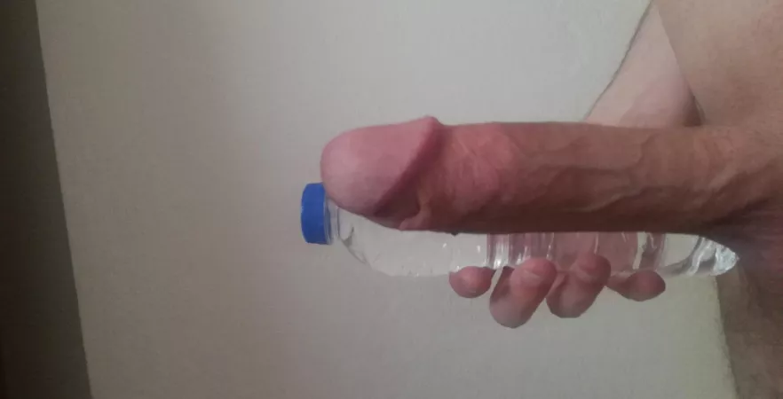 Is there a mature couple here who wants to take a horny and a young bull to their bed? by Mundanitas