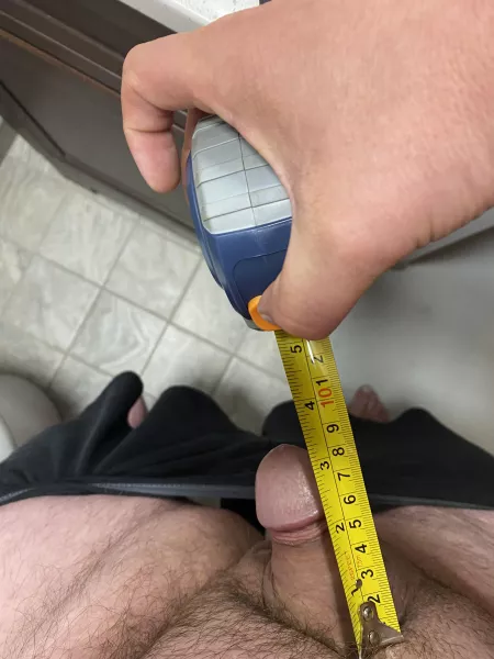 Is there anyone smaller? Not sure how I landed a wife by [deleted]