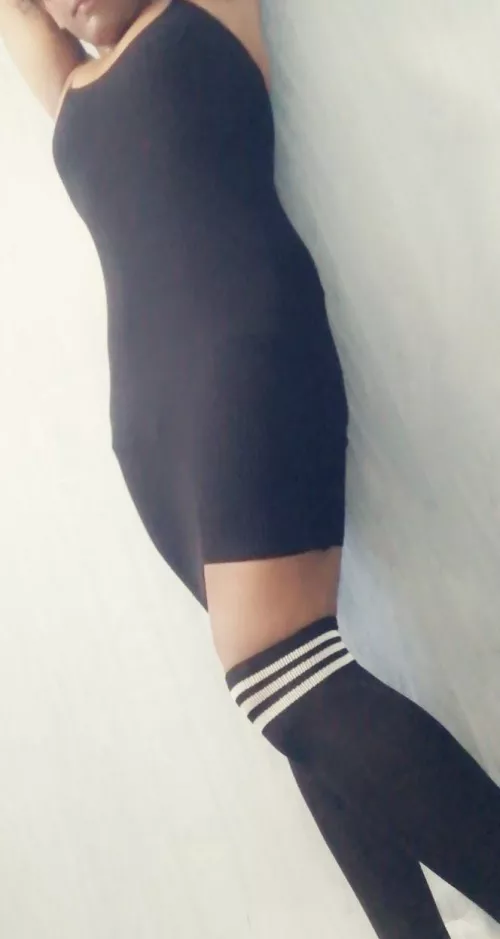 Is this a nice dress if you’d date me for Valentines 👉👈? by BaguetteBoi7