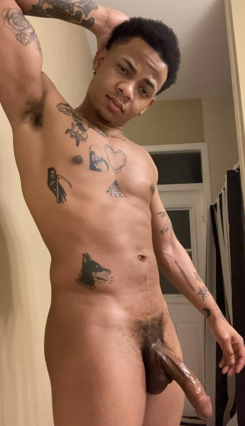 Is this enough meat for you? 🍆 posted by zorohubb