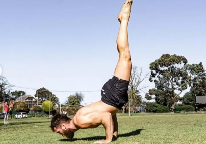 Is this too much clothing for this sub ? by LiterallyJordan