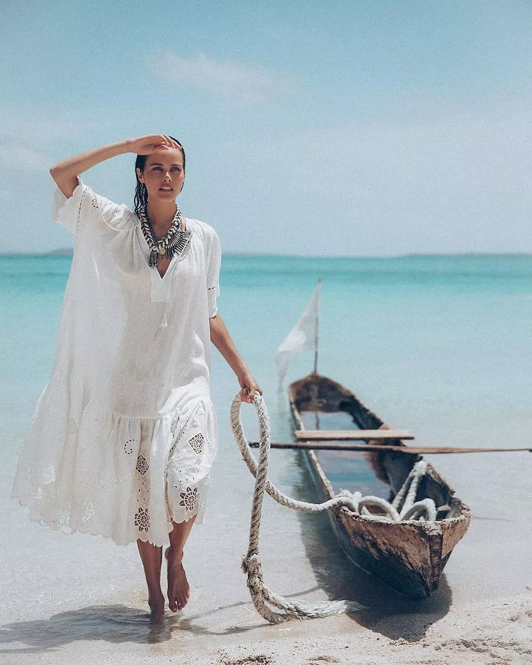 Isabel Lucas posted by BOOOOOOOBIES