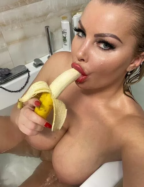 Isabelle by contentlyplastic