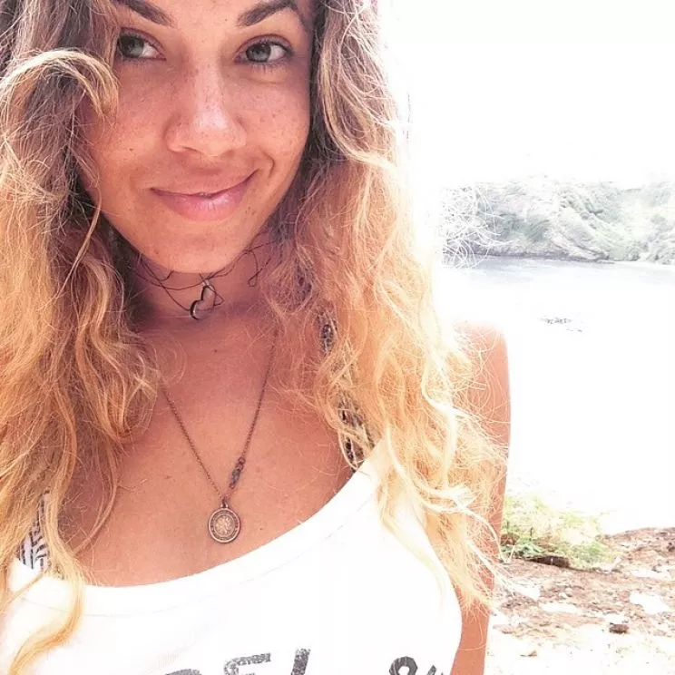 Isis Taylor posted by rizla07