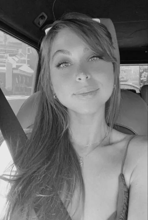 Isnt she cute?? by hatsupdude22