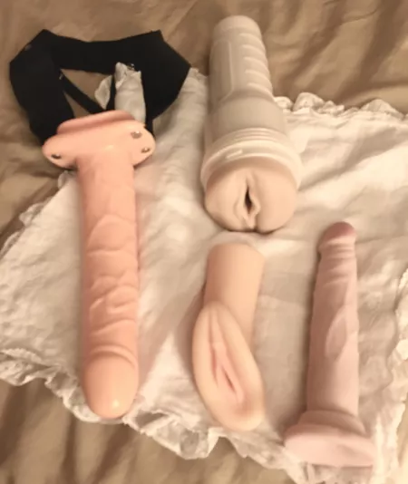 ISO a playmate into toys in my area. I’m a gay vers bttm male, and prefer a gay vers Top, or gay Top. Might consider straight or straight married. Check out profile for stats. by msrabbithole55