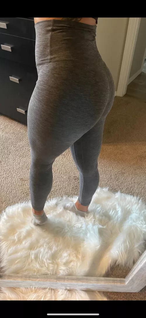 It be the booty for me by Nicolebrooke0