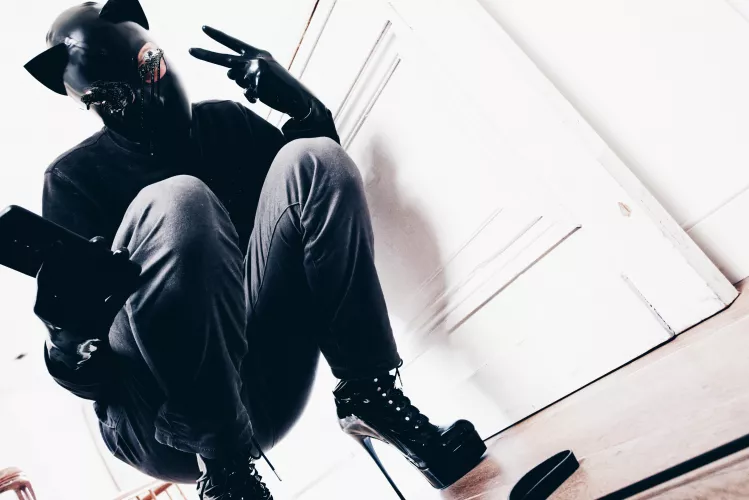 it doesn't always have to be skinpy outfits and lewd poses. Sometimes I just like hearing a sweater and heels 😂 by frauwke