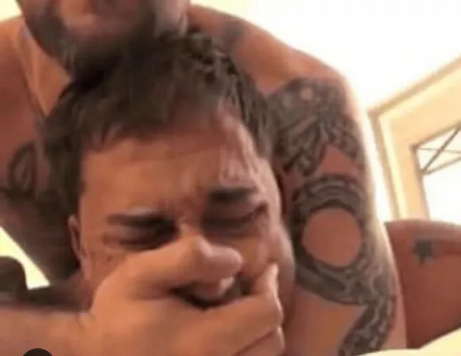 It feels good, doesn't it ? by dmz172