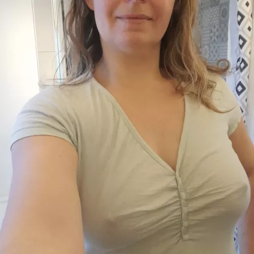 It is always a bit cold at home by Diva_Adalia