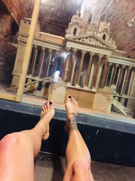 It just seemed like a good place for a cheeky foot pic 🤷‍♀️🤭❤️🖤😇 by kokkina_aphrodit