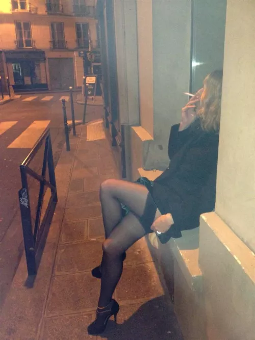 It s time to smoke.. by artofnoise2