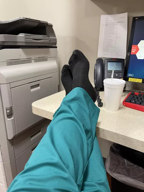 It smells like vinegar in the hospital now by Latinasolez