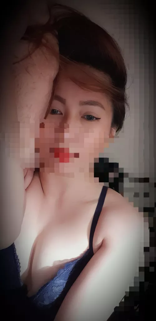 It sucks when u ask for attention (f) by scarlet1202