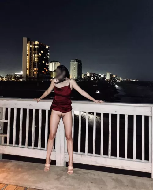 It sure was windy on that pier [f] by Illuminatingwmn