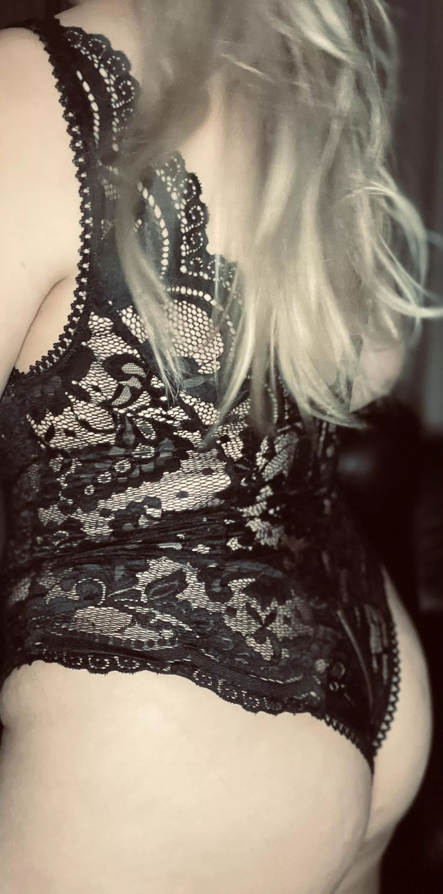 It took me a few years to finally decide I want to be blonde and no regrets 🥰 posted by russiandoll_28