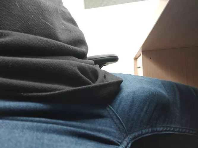 It was hard to focus at work by Bored0986